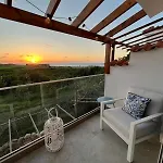 Breath Taking Seaview Apartment At Lighthouse Beach