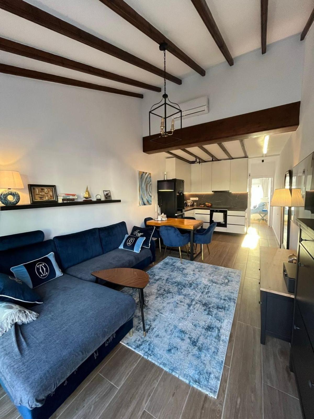 Breath Taking Seaview At Lighthouse Apartament Pafos